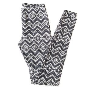Cotton Stretch Black & White Zig-Zag Leggings